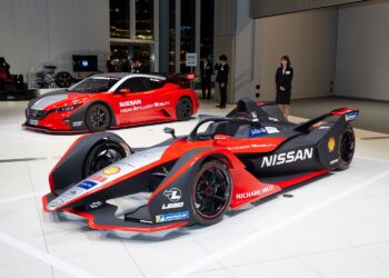 Nissan to continue in Formula E
