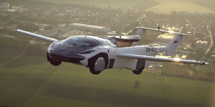 AirCar: from car to airplane in just three minutes
