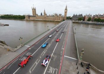 Drivers and teams pressure Formula E to change format in London