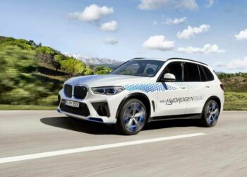 BMW joins the Hydrogen Race with the Ix5