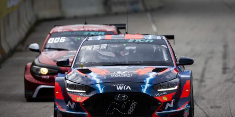 Philipp Eng y Oli Webb triunfaron en la primera ronda de Copenhague