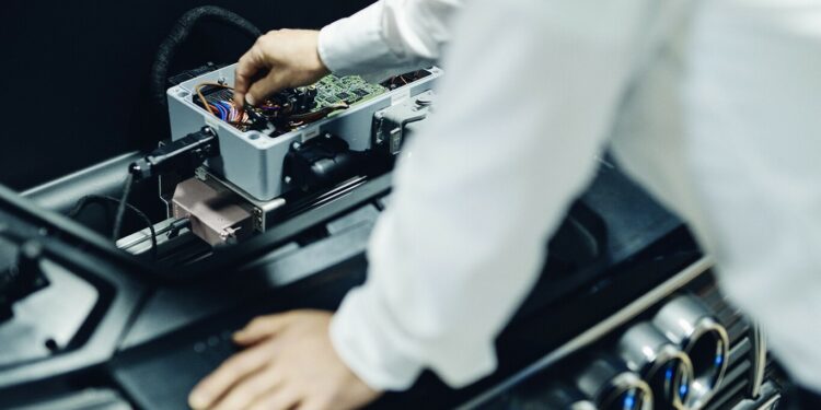 Ford Partners with Redwood Materials to Set Up a Battery Recycling Program