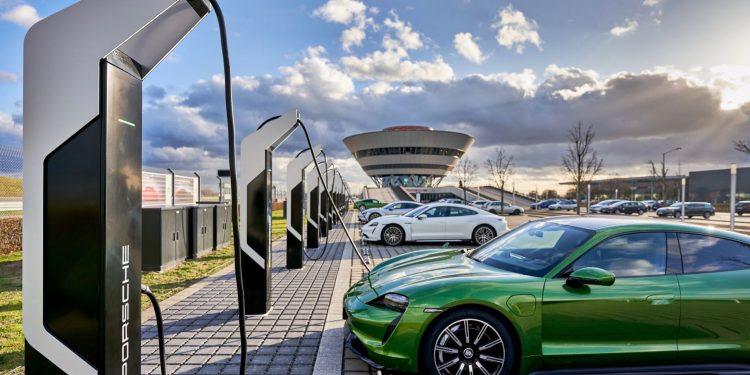 “Charging at Porsche”: the New Portal to find out Everything about the Exciting World of Electromobility