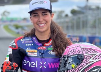 Fight Against Breast Cancer: The Meaning Behind María Herrera’s Helmet in MotoE