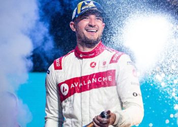 Jake Dennis Renews Contract with Andretti