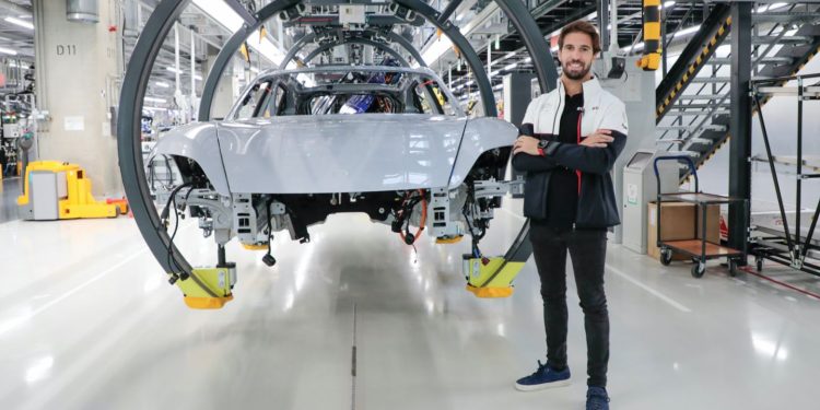 Antonio Félix da Costa Tracks the Development of the “Porsche 99X Electric Gen3”