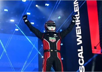 Pascal Wehrlein Doubles up in Diriyah to Take the Formula E Standings