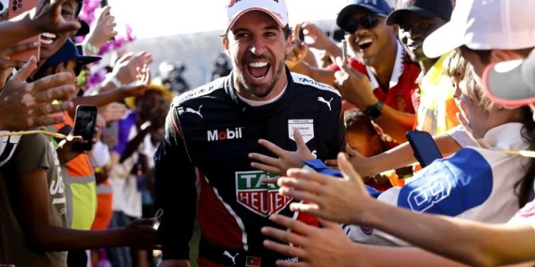 Antonio Félix da Costa Shines in South Africa to Keep Porsche on Top