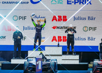 Robin Frijns Returns to Podium in Formula E