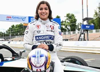 Female Driver Steals the Show at the Portland E-Prix